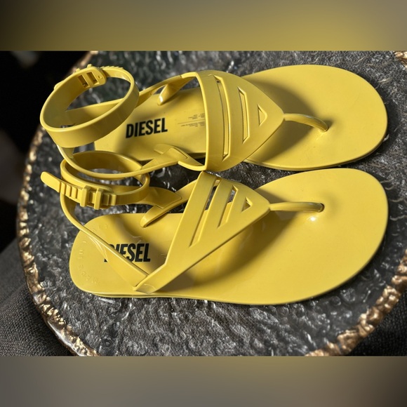 DIESEL Ankle Jelly Sandals Made in Italy • Vibrant Yellow Green • NIB Size 7.5 - Picture 5 of 14